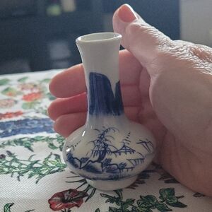 Ceramic Asian miniature Vase Blue/White w/Nature handpainted,EUC
